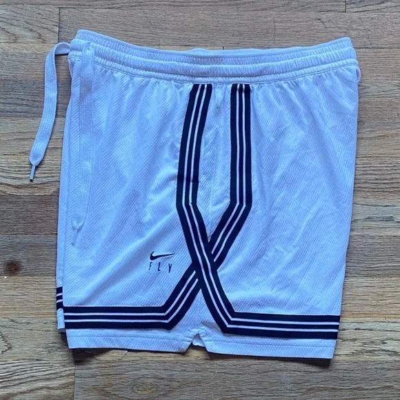 Nike Women’s Fly Crossover Basketball shorts XL - Picture 4 of 13